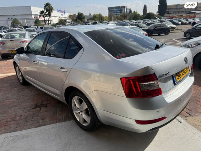 סקודה אוקטביה