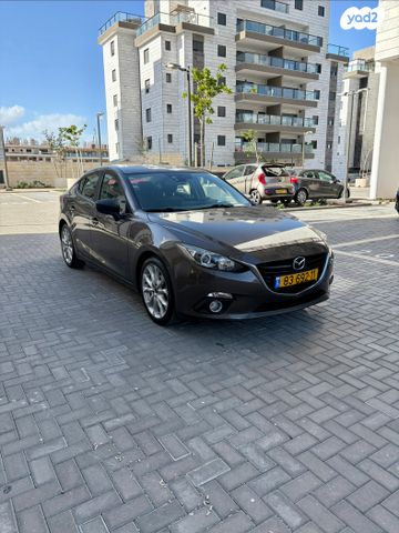 מודעת רכב מאזדה 3