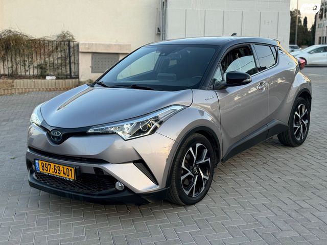 מודעת רכב טויוטה C-HR