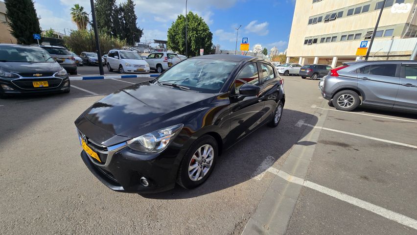 מודעת רכב מאזדה 2