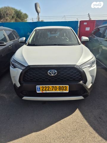 מודעת רכב טויוטה קורולה קרוס