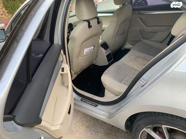 סקודה אוקטביה