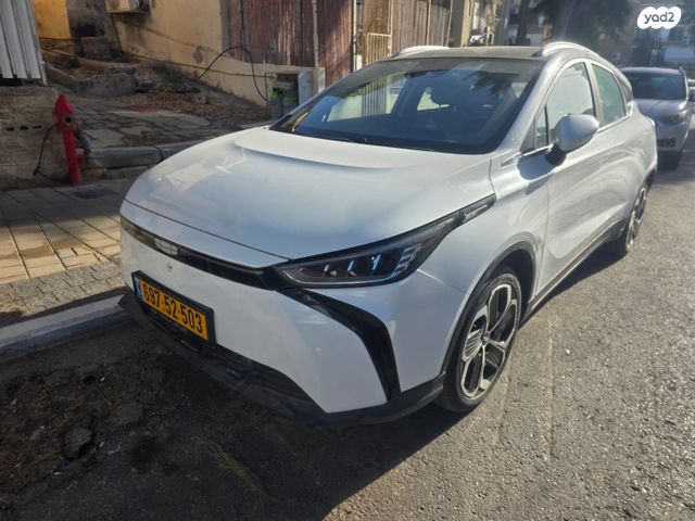 מודעת רכב ג׳ילי Geometry C