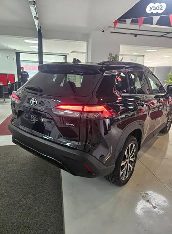 טויוטה קורולה קרוס