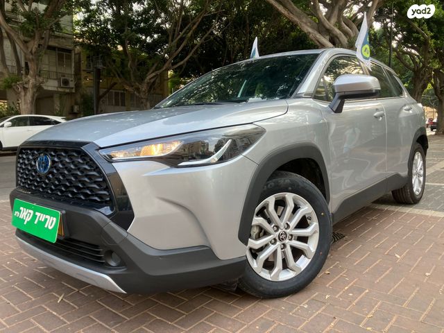 מודעת רכב טויוטה קורולה קרוס