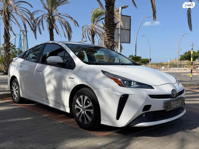 טויוטה פריוס