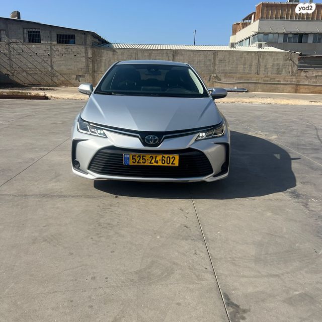 מודעת רכב טויוטה קורולה