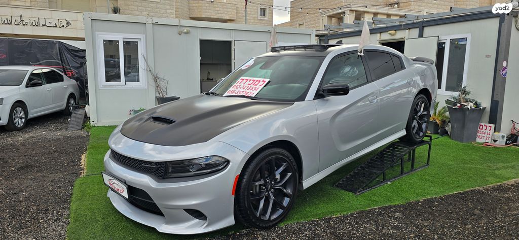 מודעת רכב דודג' צ'ארג'ר