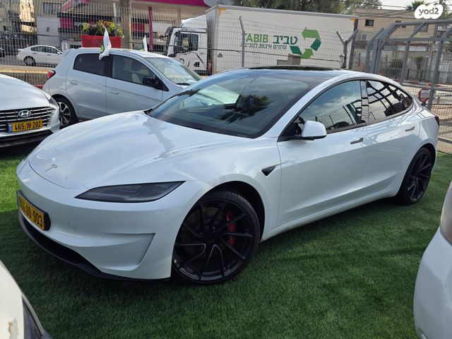 טסלה מודל 3