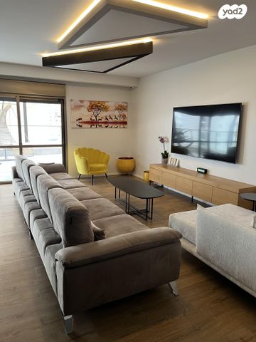 גג/ פנטהאוז, נחל צלמון 7, צור יצחק, צור יצחק