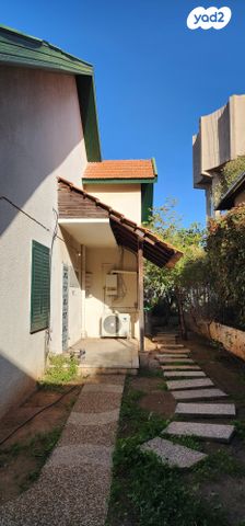 בית פרטי/ קוטג', רמב"ם 68, שעריים, רחובות