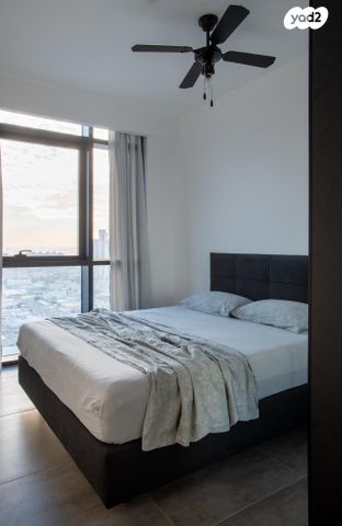 דירה, הרב ניסנבאום 37, אזור תעשיה, בת ים