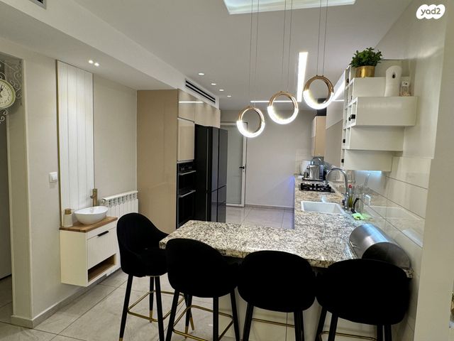 דירת גן, הרב אברהם רביץ 1, נווה יעקב, ירושלים