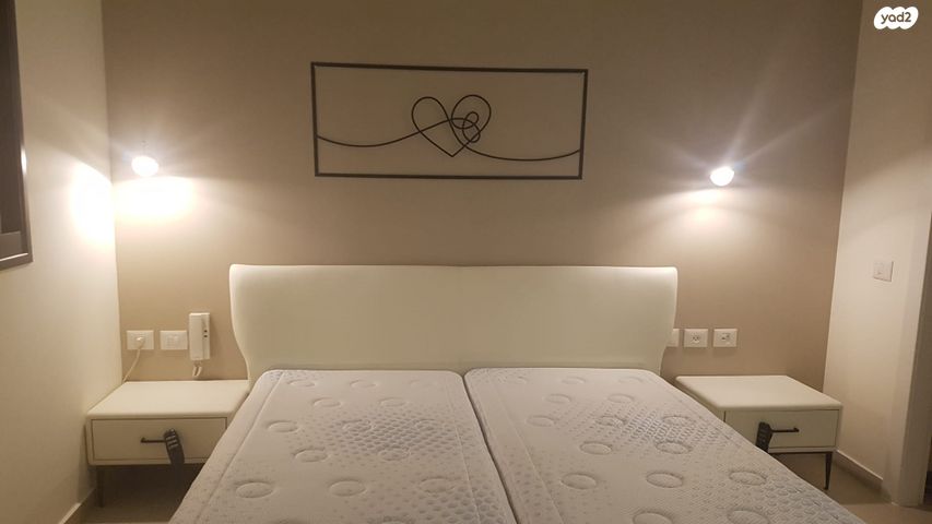 גג/ פנטהאוז, אליהו קראוזה 1, אגרובנק, חולון