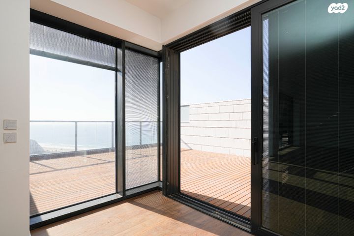 גג/ פנטהאוז, אריק איינשטיין 1, דרום חדש, פארק הים, בת ים