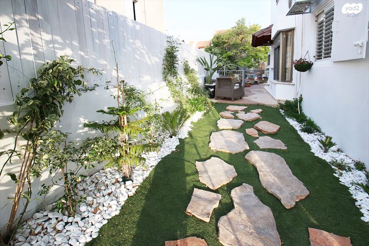 דירת גן, שעורה 13, רכסים, רכסים