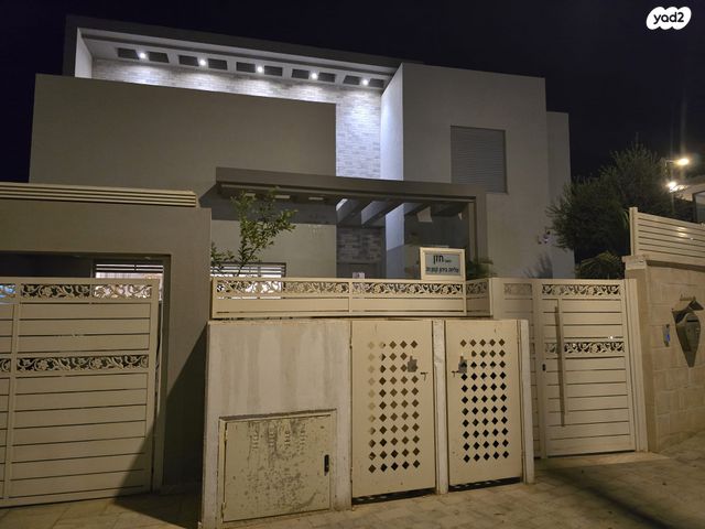 בית פרטי/ קוטג', עליזה בירון קטן 21, כלניות, באר שבע