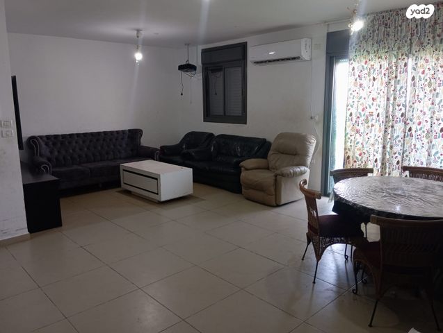 דירת גן, איבי נחל 1, אבני חפץ, אבני חפץ