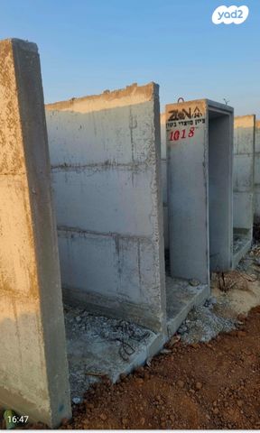 מגרשים, שדרות כרמית 1, כרמית, מיתר / כרמית