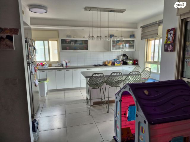 דירה, שדרות ירושלים 4, מרכז העיר, סביניה, הוותיקה, קרית ביאליק