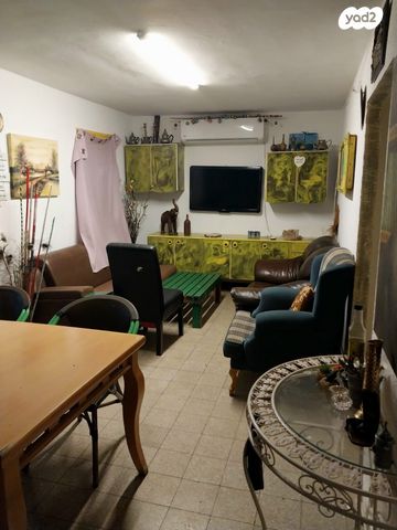 דירה, לוחמי הגטאות 48, דרום, צפת