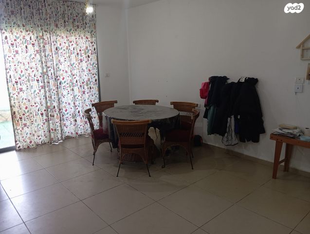 דירת גן, איבי נחל 1, אבני חפץ, אבני חפץ