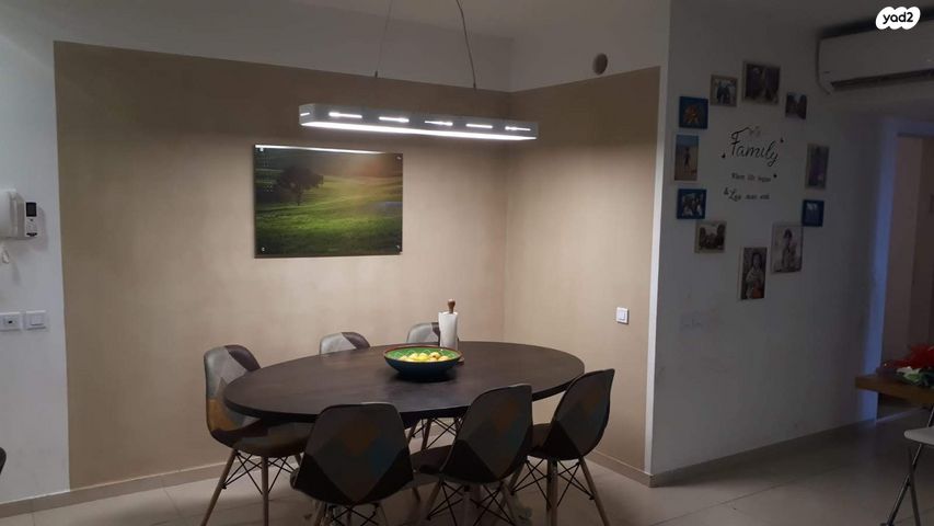 דירת גן, נחל פולג 19, צור יצחק, צור יצחק