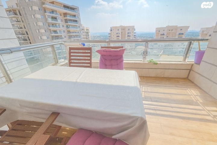 דירה, נחל אלכסנדר 19, צור יצחק, צור יצחק