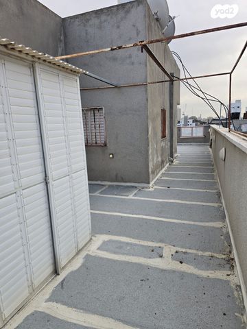 גג/ פנטהאוז, דון יוסף הנשיא 5, גרין ועם, חולון