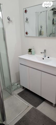 דו משפחתי, טופז 5, רובע 10 חן, קצרין