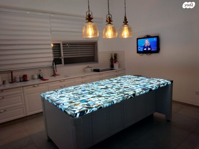 עליזה בירון קטן 21