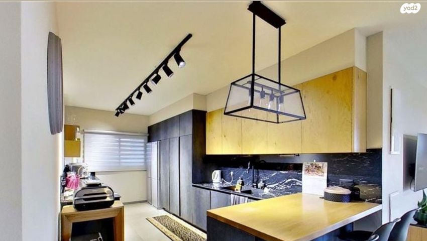 גג/ פנטהאוז, גרטרוד עליון 1, פסגות אפק, ראש העין