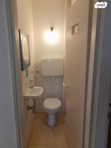 דו משפחתי, משמרות 1, משמרות, משמרות