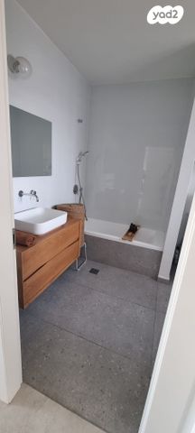 דירה, אהוד מנור 26, נווה זמר, רעננה