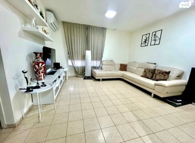 דירה, אהרון לובלין 30, גני אביב, לוד