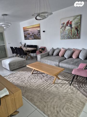 דירה, שדרות ירושלים 4, מרכז העיר, סביניה, הוותיקה, קרית ביאליק