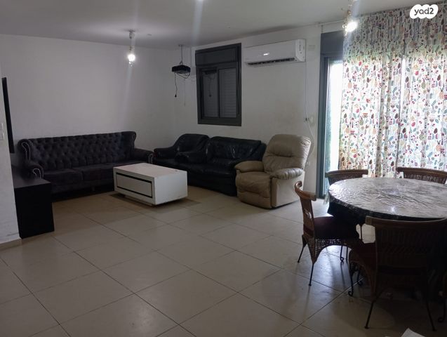 דירת גן, איבי נחל 1, אבני חפץ, אבני חפץ