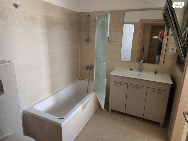 גג/ פנטהאוז, תאנה 21, החורש, חריש