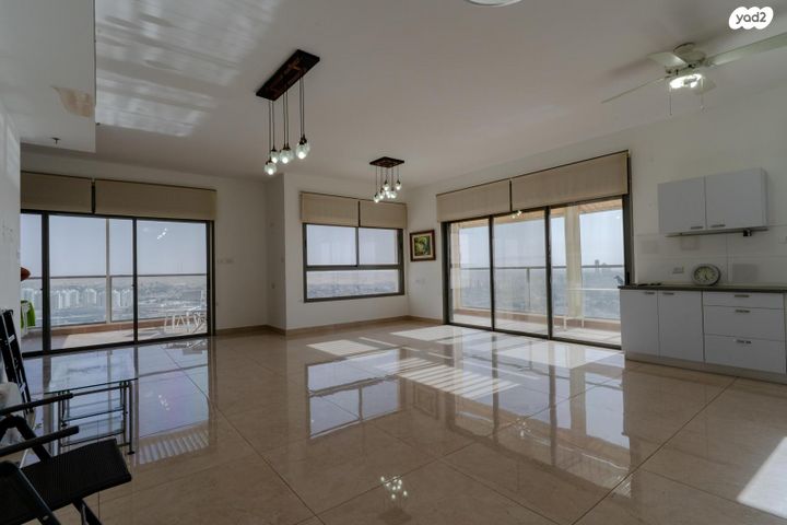 גג/ פנטהאוז, יצחק בן צבי 9, מרכז אזרחי, באר שבע