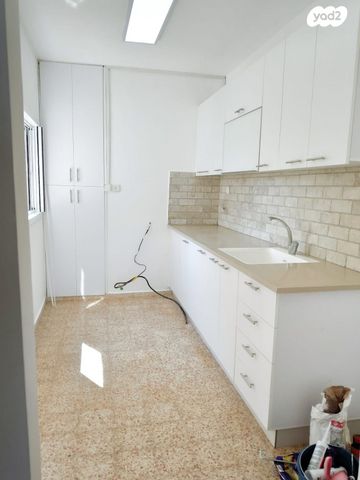 דירה, שדרות בן אב"י 35, מרכז העיר דרום, נתניה