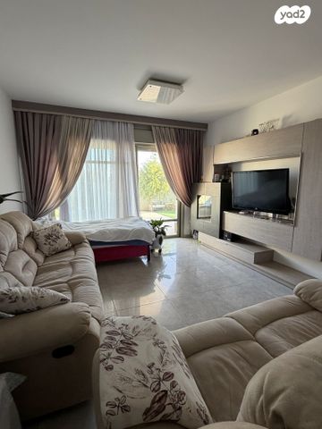 דירת גן, רוטשילד 16, השחר, דימונה