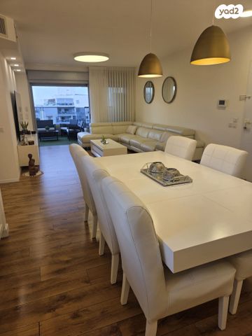 דירה, יפה אברהם 1, קרית רבין, חולון