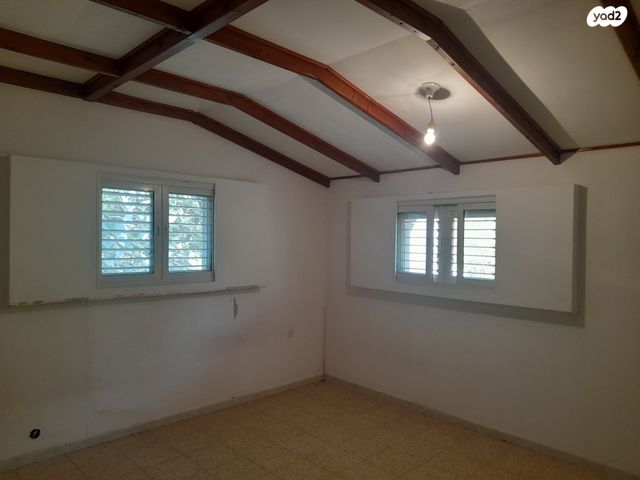 דו משפחתי, משמרות 1, משמרות, משמרות