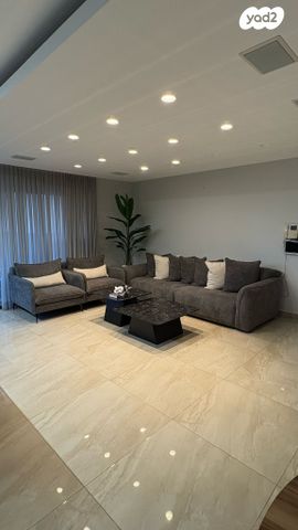 גג/ פנטהאוז, אהוד מנור 12, קרית אילון, חולון