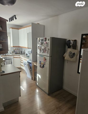 דירה, הצנחנים 1, ג' / מרכז מזרח העיר, רחובות