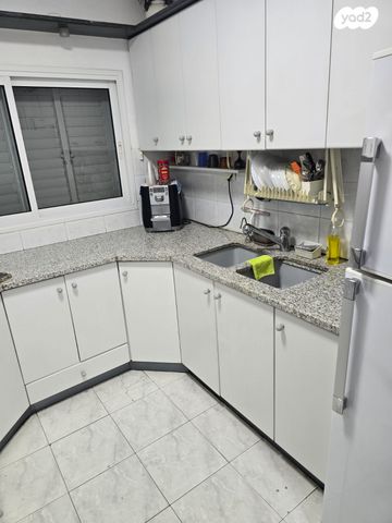 גג/ פנטהאוז, דון יוסף הנשיא 5, גרין ועם, חולון