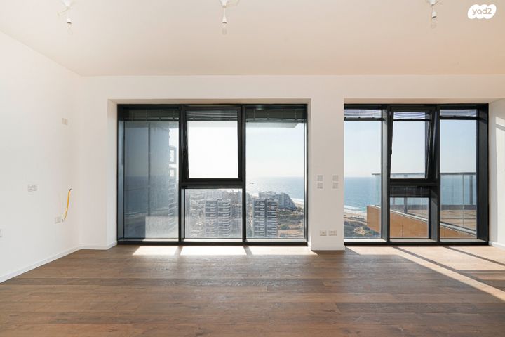 גג/ פנטהאוז, אריק איינשטיין 1, דרום חדש, פארק הים, בת ים