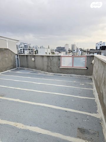 גג/ פנטהאוז, דון יוסף הנשיא 5, גרין ועם, חולון