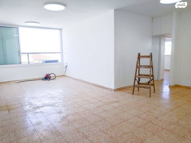 דירה, שדרות בן אב"י 35, מרכז העיר דרום, נתניה