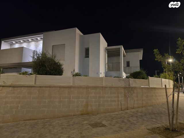 בית פרטי/ קוטג', עליזה בירון קטן 21, כלניות, באר שבע